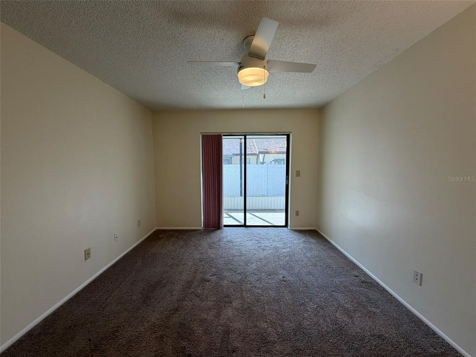 合同活跃: $1,750 (2 贝兹, 2 浴室, 1143 平方英尺)