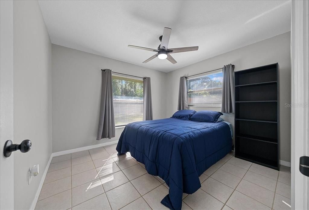 合同活跃: $244,999 (3 贝兹, 2 浴室, 1377 平方英尺)