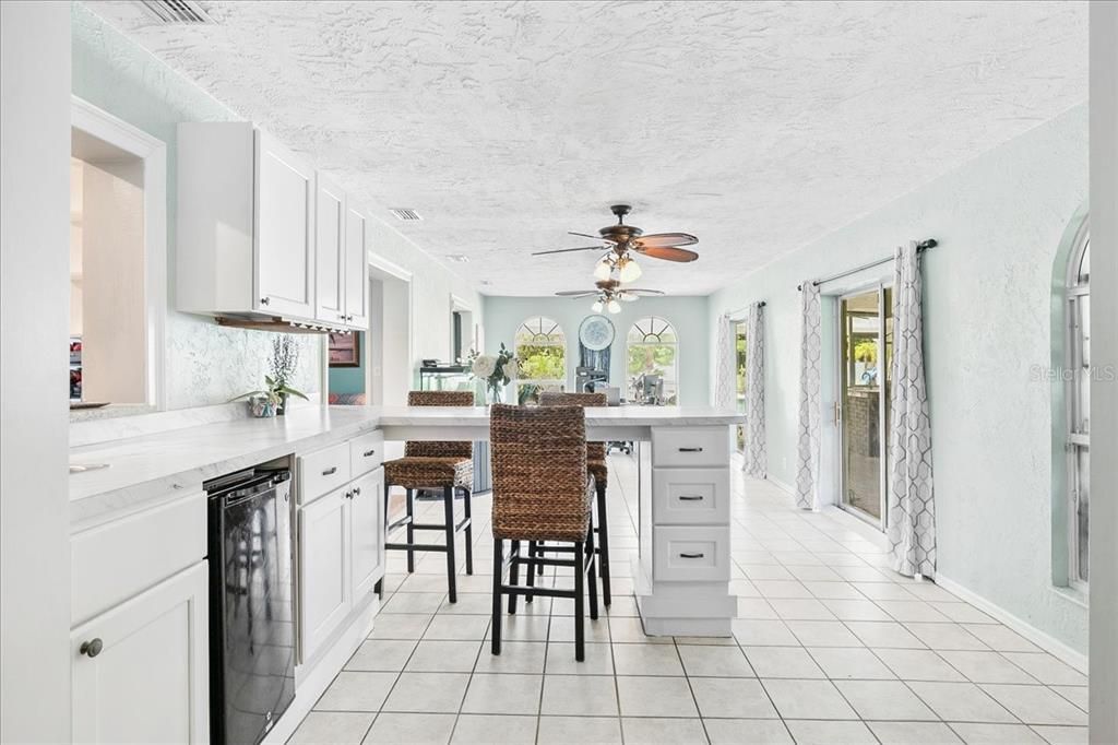 For Rent: $3,000 (3 beds, 2 baths, 2202 Square Feet)