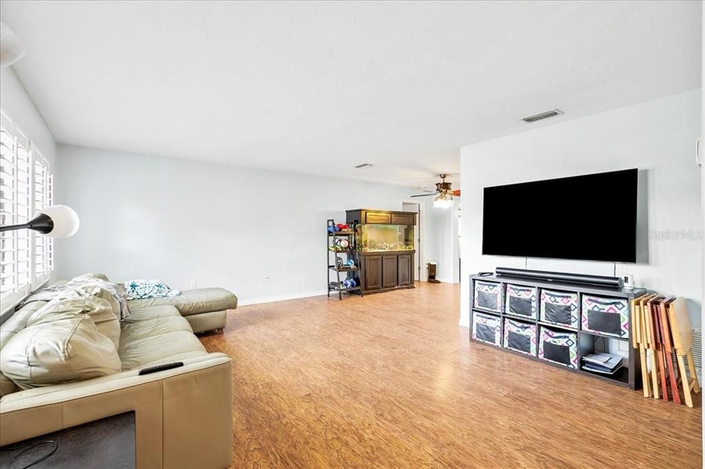 For Rent: $3,000 (3 beds, 2 baths, 2202 Square Feet)