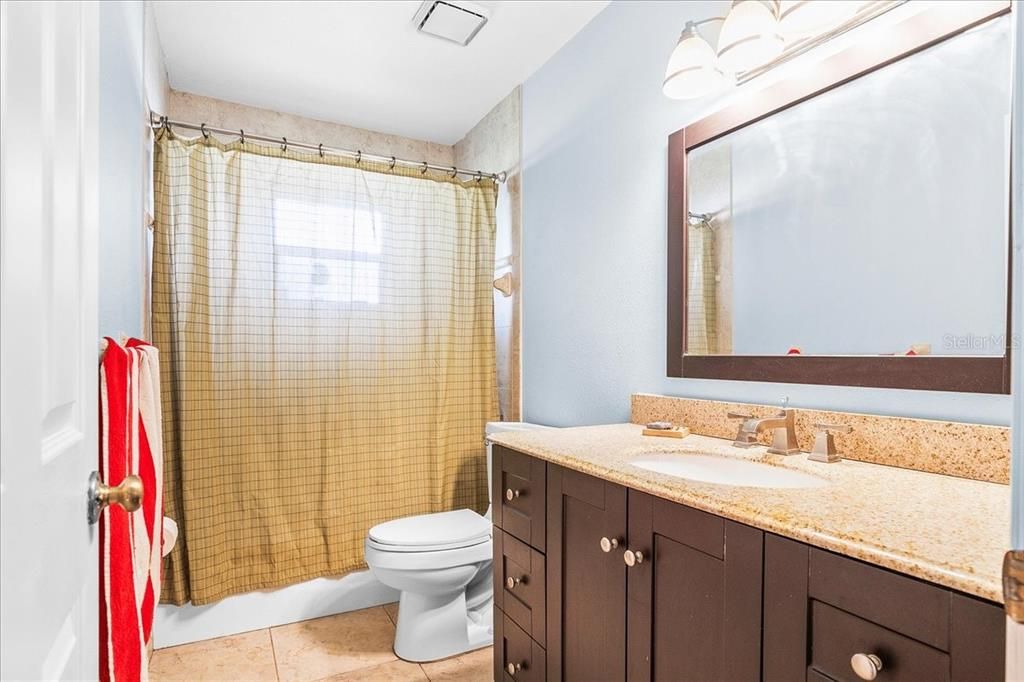 For Rent: $3,000 (3 beds, 2 baths, 2202 Square Feet)