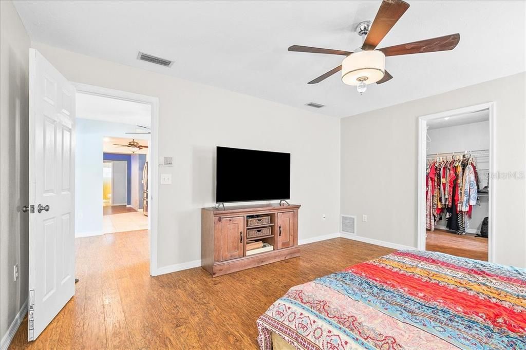 For Rent: $3,000 (3 beds, 2 baths, 2202 Square Feet)