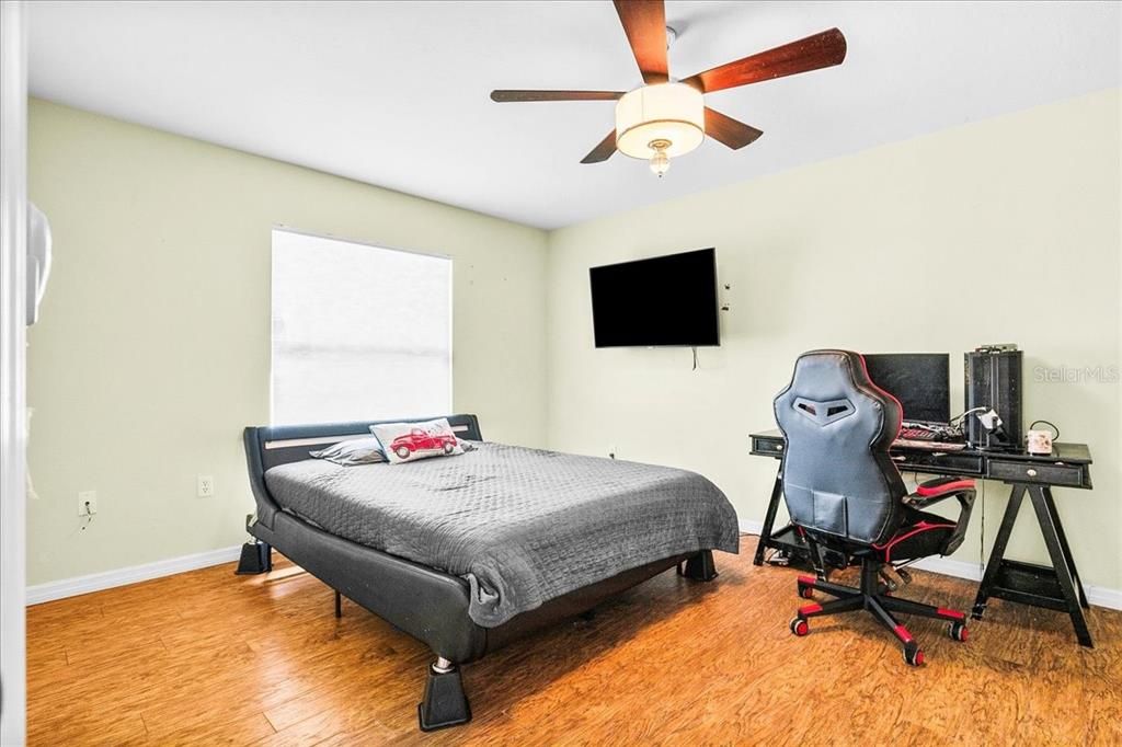 For Rent: $3,000 (3 beds, 2 baths, 2202 Square Feet)