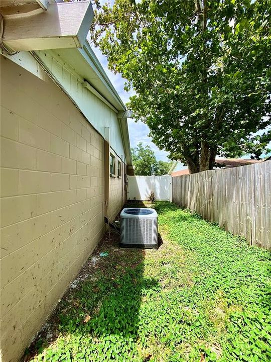 Active With Contract: $355,000 (3 beds, 2 baths, 1908 Square Feet)