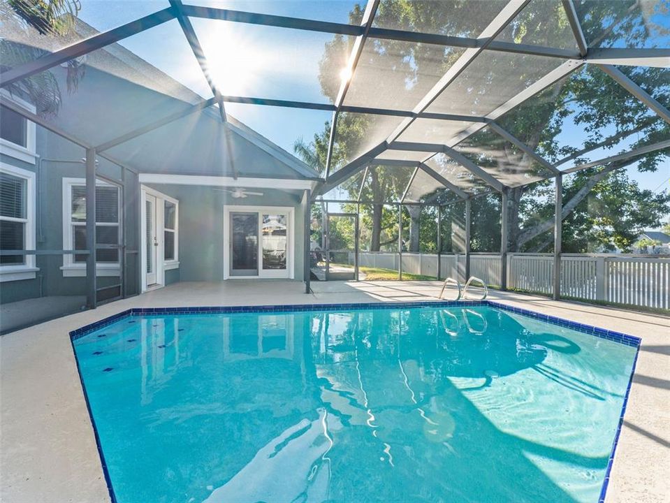 Под контрактом: $565,000 (2 спален, 2 ванн, 1242 Квадратных фут)