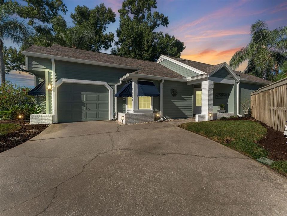 Под контрактом: $565,000 (2 спален, 2 ванн, 1242 Квадратных фут)