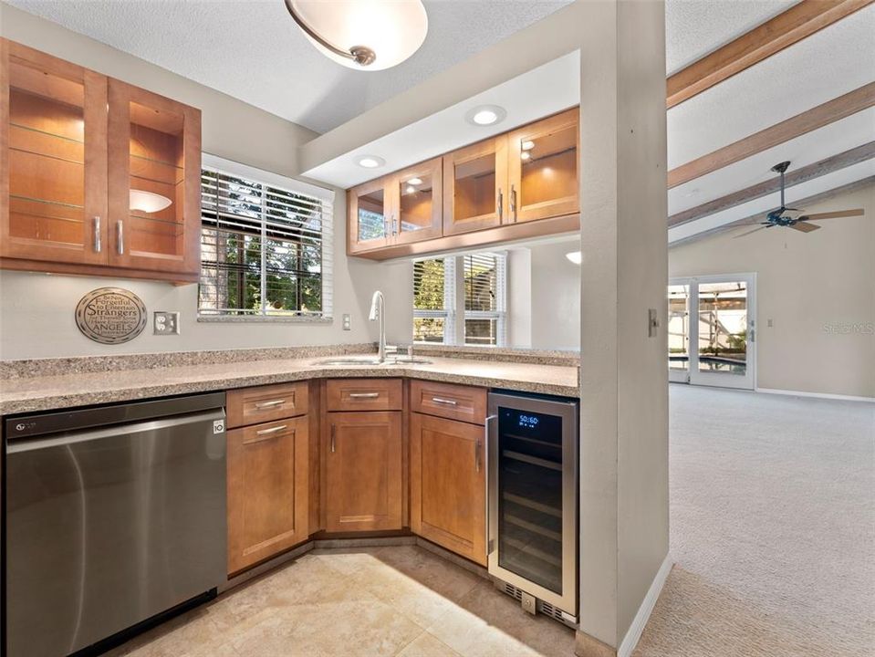 Под контрактом: $565,000 (2 спален, 2 ванн, 1242 Квадратных фут)