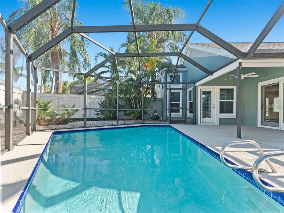 Под контрактом: $565,000 (2 спален, 2 ванн, 1242 Квадратных фут)