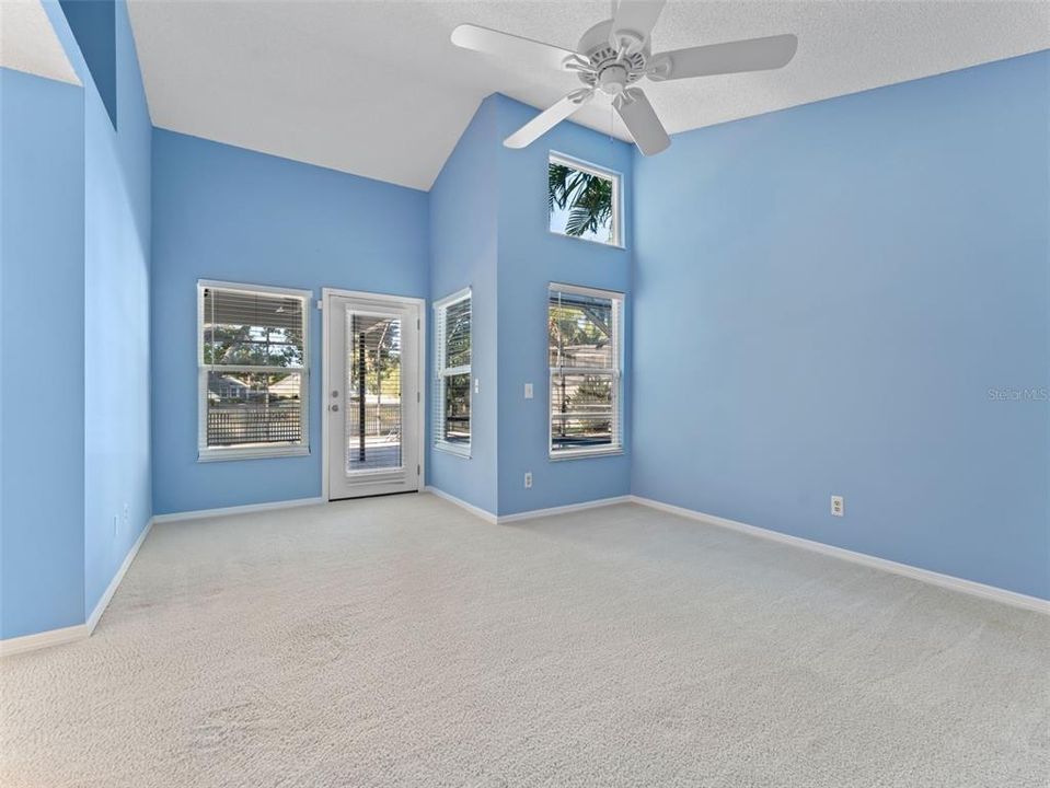 Под контрактом: $565,000 (2 спален, 2 ванн, 1242 Квадратных фут)