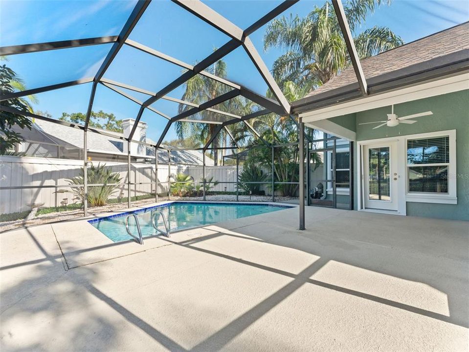 Под контрактом: $565,000 (2 спален, 2 ванн, 1242 Квадратных фут)