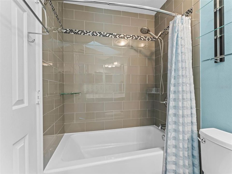 Под контрактом: $565,000 (2 спален, 2 ванн, 1242 Квадратных фут)