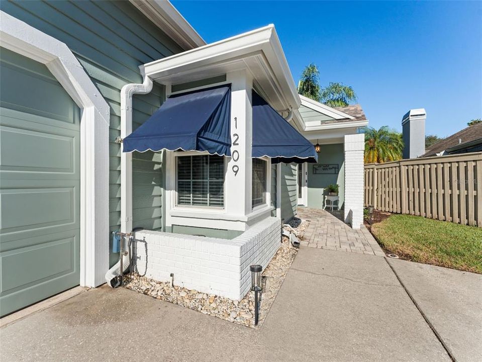 Под контрактом: $565,000 (2 спален, 2 ванн, 1242 Квадратных фут)