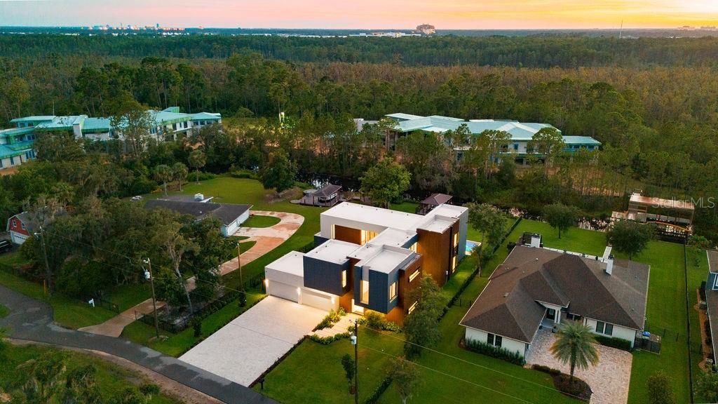 Vendido Recientemente: $7,449,000 (5 camas, 6 baños, 7086 Pies cuadrados)