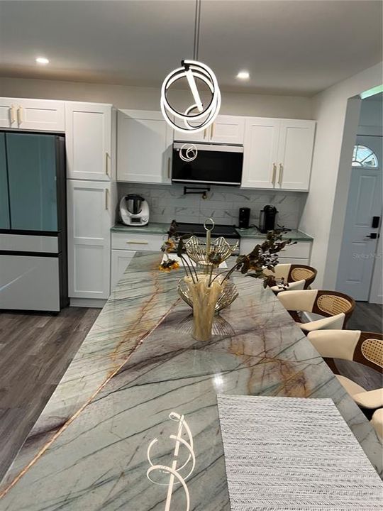 For Sale: $235,000 (2 beds, 1 baths, 1200 Square Feet)