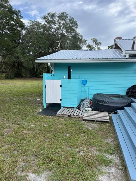 For Sale: $235,000 (2 beds, 1 baths, 1200 Square Feet)