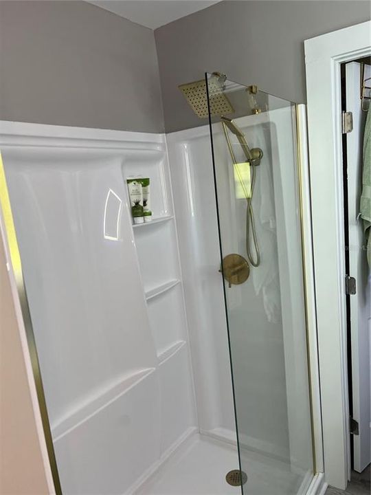 For Sale: $235,000 (2 beds, 1 baths, 1200 Square Feet)