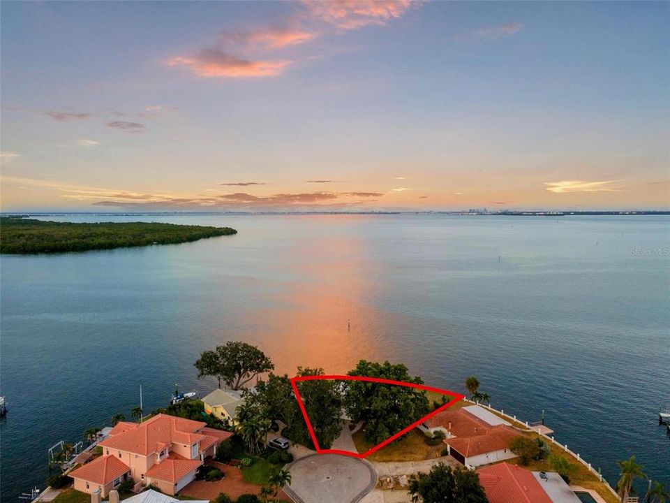 На продажу: $2,200,000 (5 спален, 3 ванн, 2760 Квадратных фут)