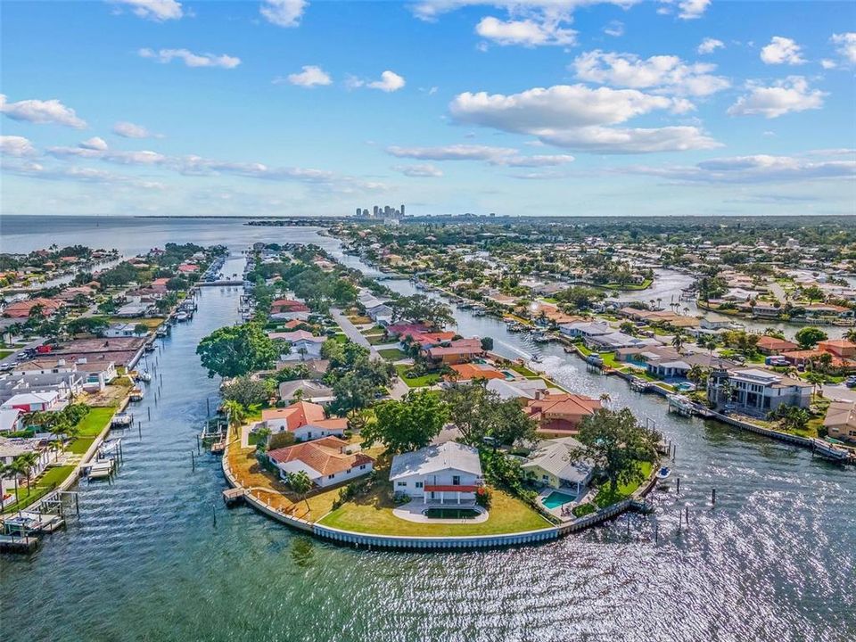 На продажу: $2,200,000 (5 спален, 3 ванн, 2760 Квадратных фут)