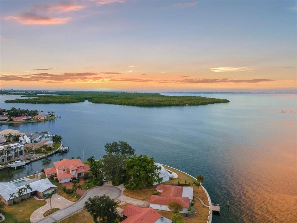 На продажу: $2,200,000 (5 спален, 3 ванн, 2760 Квадратных фут)