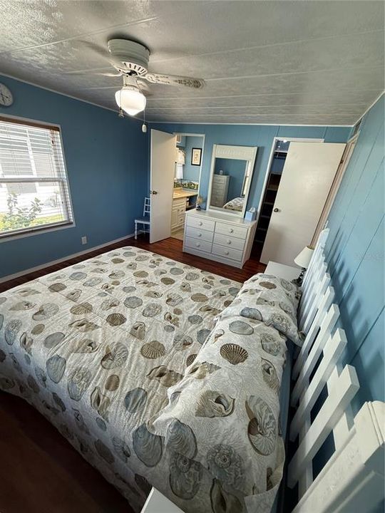 For Sale: $119,000 (2 beds, 2 baths, 935 Square Feet)