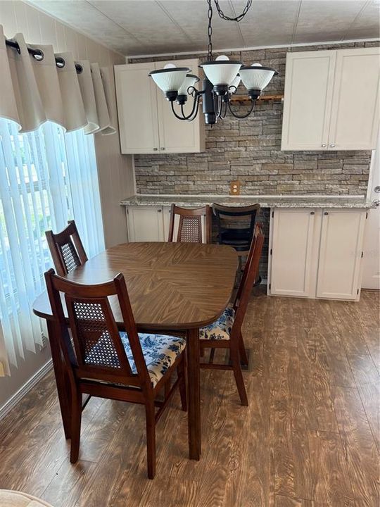 For Sale: $119,000 (2 beds, 2 baths, 935 Square Feet)