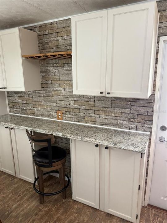 For Sale: $119,000 (2 beds, 2 baths, 935 Square Feet)