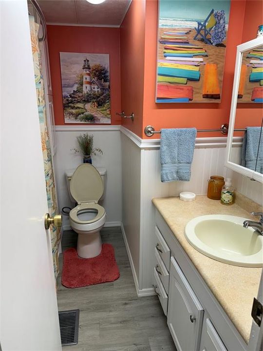 For Sale: $119,000 (2 beds, 2 baths, 935 Square Feet)