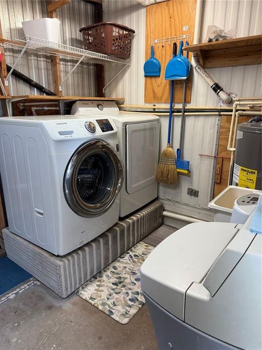 For Sale: $119,000 (2 beds, 2 baths, 935 Square Feet)