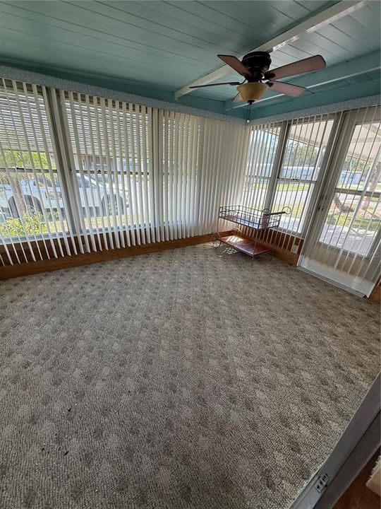 For Sale: $119,000 (2 beds, 2 baths, 935 Square Feet)