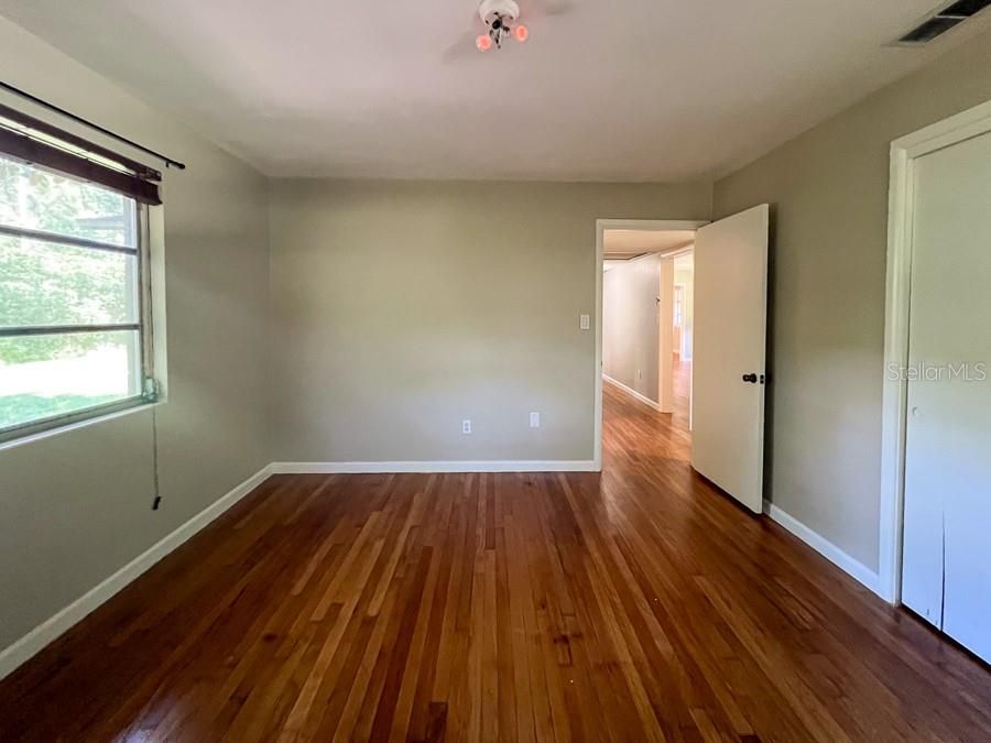 出租: $2,200 (3 贝兹, 2 浴室, 1901 平方英尺)