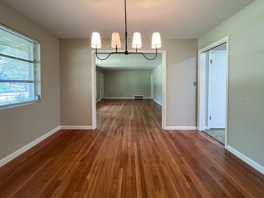 出租: $2,200 (3 贝兹, 2 浴室, 1901 平方英尺)