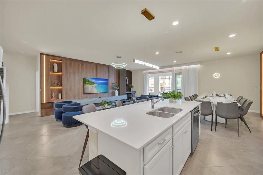 待售: $1,299,000 (10 贝兹, 8 浴室, 4376 平方英尺)