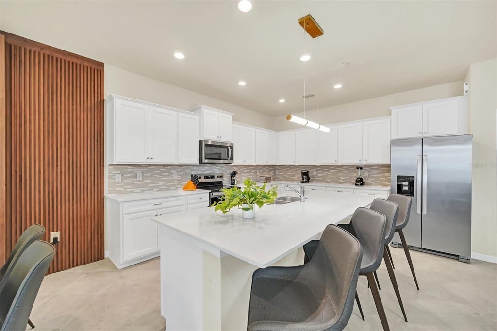 待售: $1,299,000 (10 贝兹, 8 浴室, 4376 平方英尺)