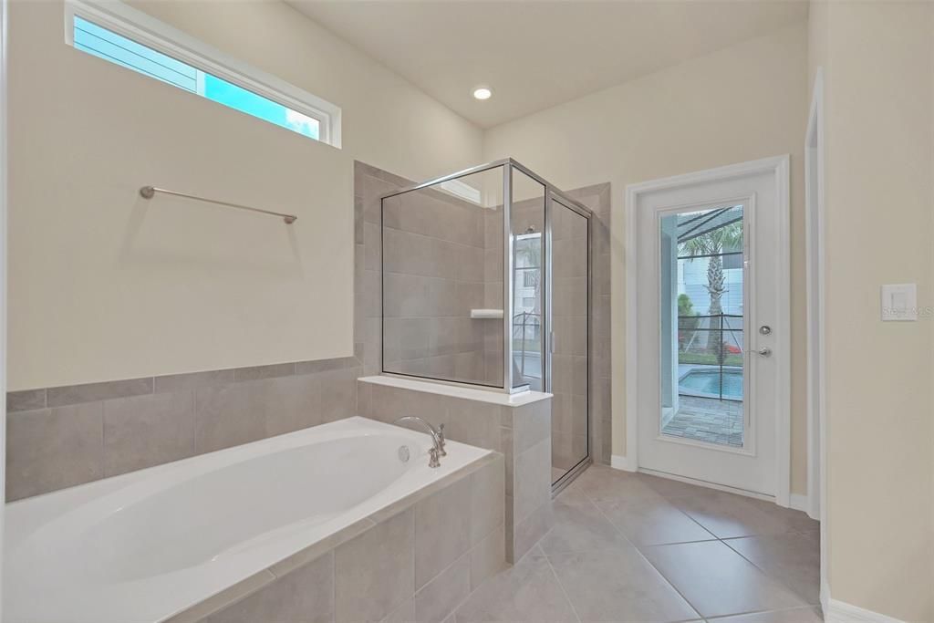 待售: $1,299,000 (10 贝兹, 8 浴室, 4376 平方英尺)