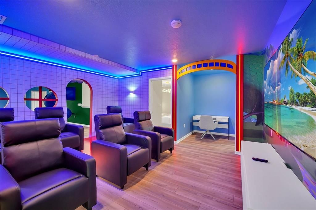 待售: $1,299,000 (10 贝兹, 8 浴室, 4376 平方英尺)