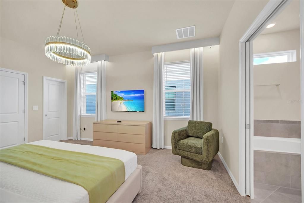 待售: $1,299,000 (10 贝兹, 8 浴室, 4376 平方英尺)