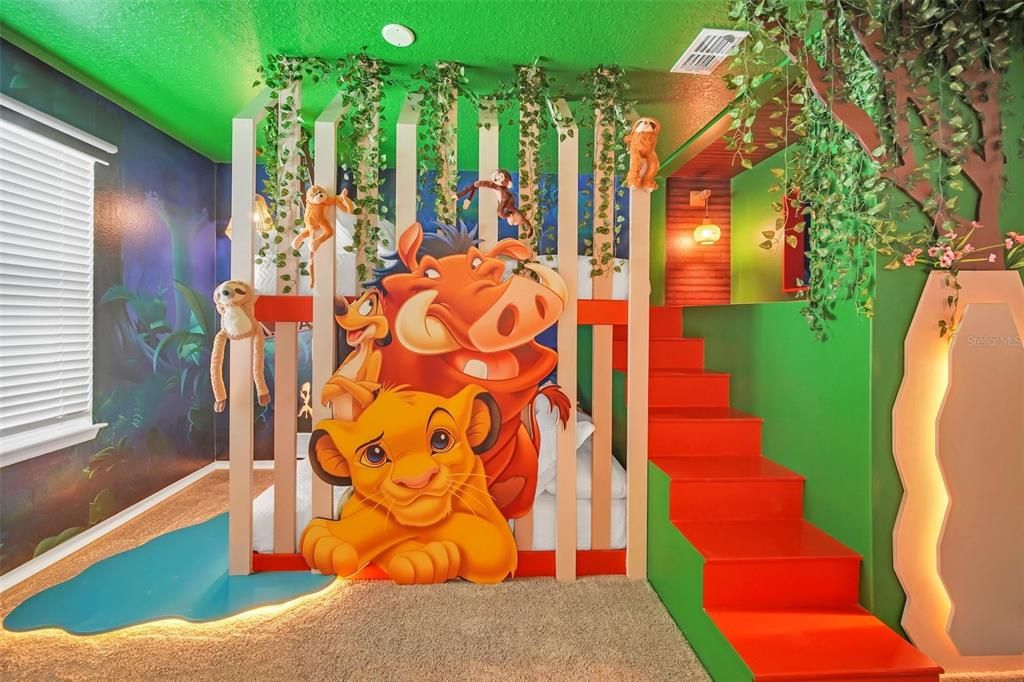 待售: $1,299,000 (10 贝兹, 8 浴室, 4376 平方英尺)