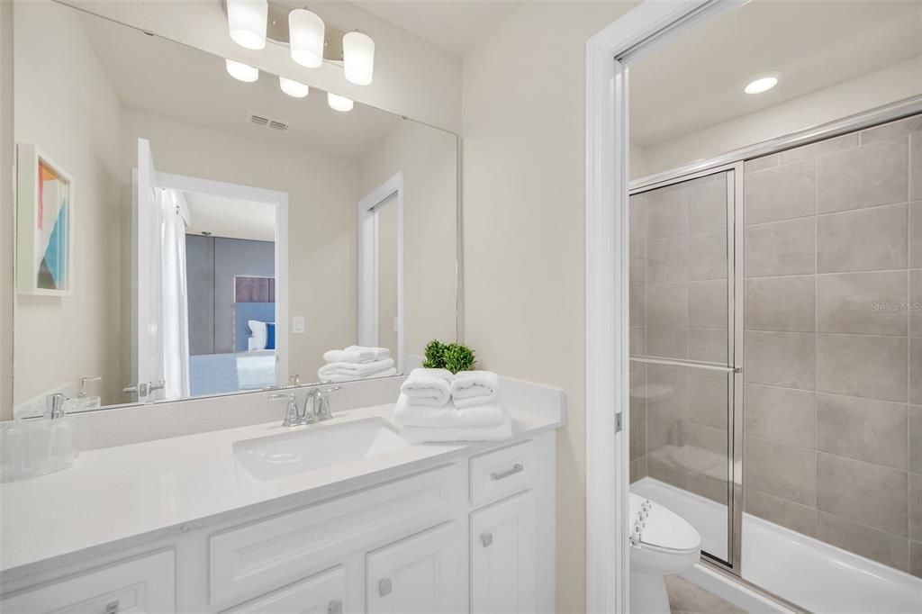 待售: $1,299,000 (10 贝兹, 8 浴室, 4376 平方英尺)