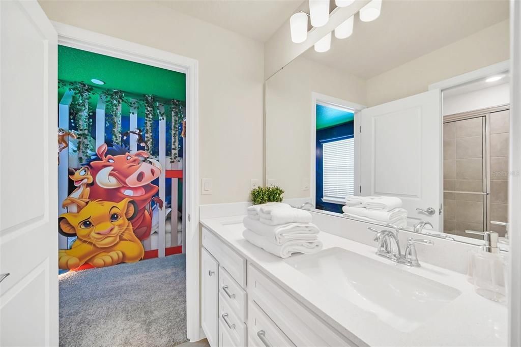 待售: $1,299,000 (10 贝兹, 8 浴室, 4376 平方英尺)