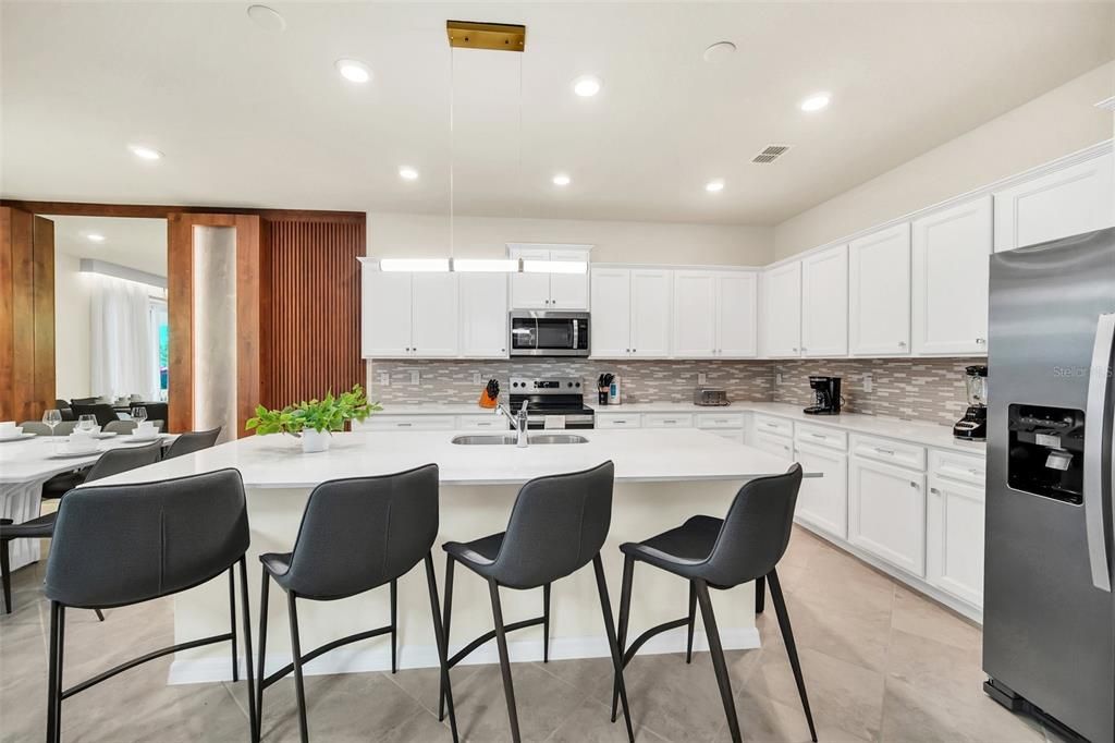 待售: $1,299,000 (10 贝兹, 8 浴室, 4376 平方英尺)