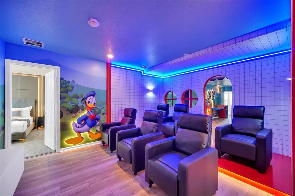 待售: $1,299,000 (10 贝兹, 8 浴室, 4376 平方英尺)