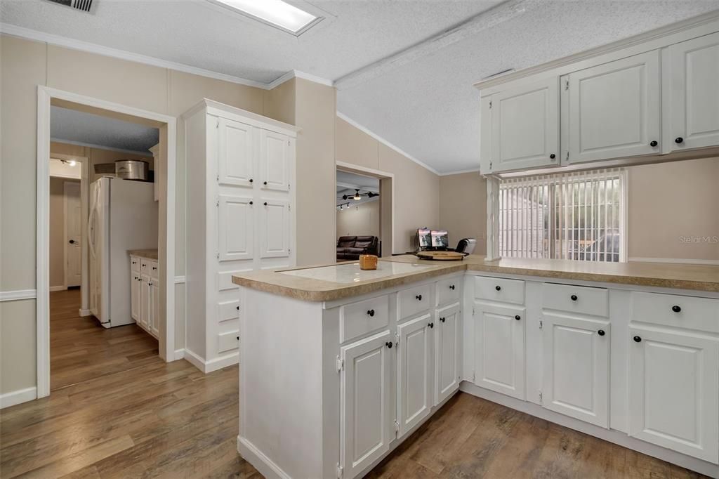 For Sale: $290,000 (3 beds, 2 baths, 1942 Square Feet)