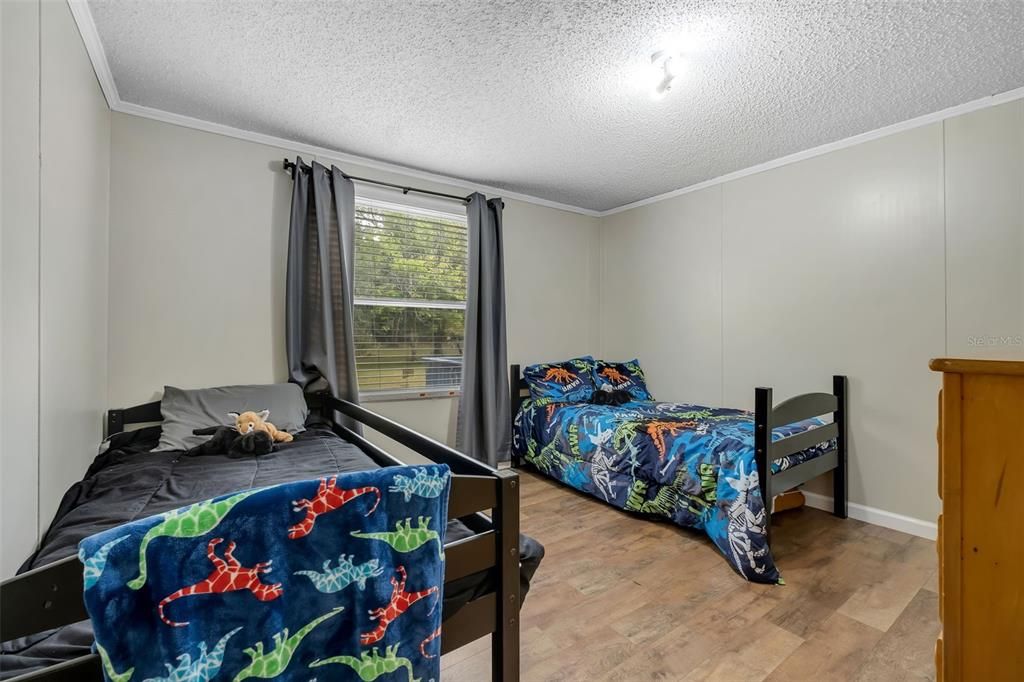 For Sale: $290,000 (3 beds, 2 baths, 1942 Square Feet)