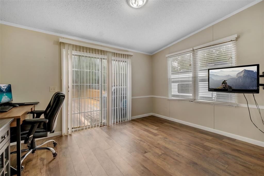 For Sale: $290,000 (3 beds, 2 baths, 1942 Square Feet)