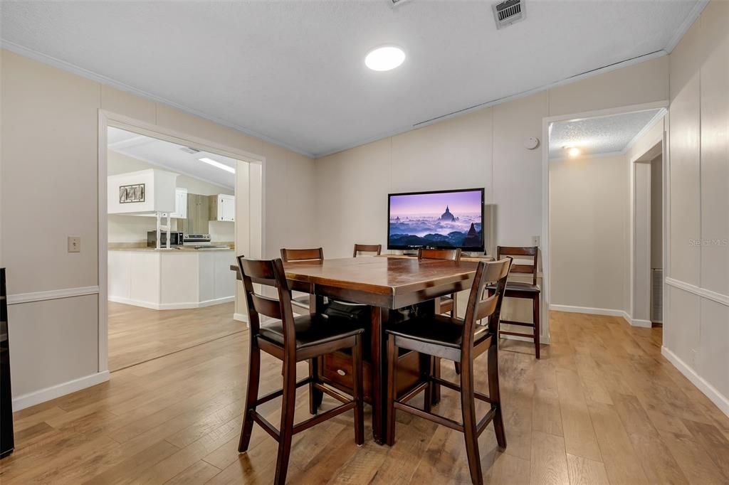 For Sale: $290,000 (3 beds, 2 baths, 1942 Square Feet)