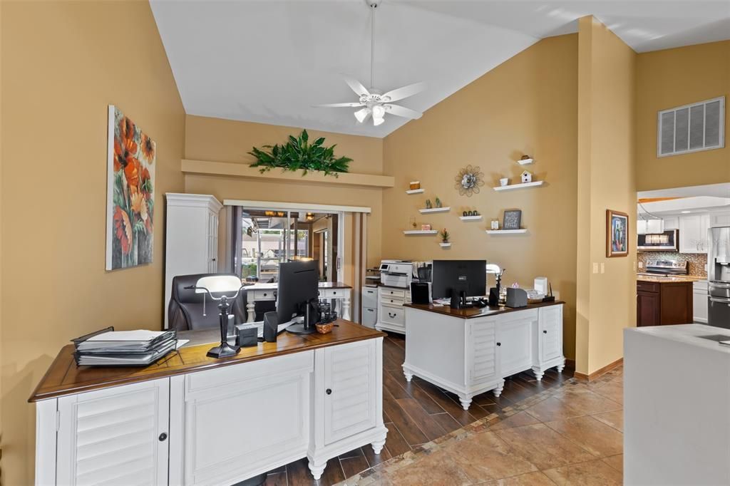 待售: $775,000 (3 贝兹, 2 浴室, 2518 平方英尺)