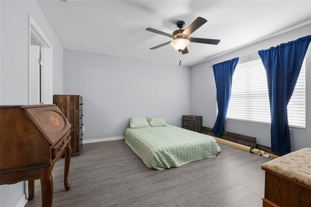 For Sale: $289,000 (3 beds, 2 baths, 1269 Square Feet)