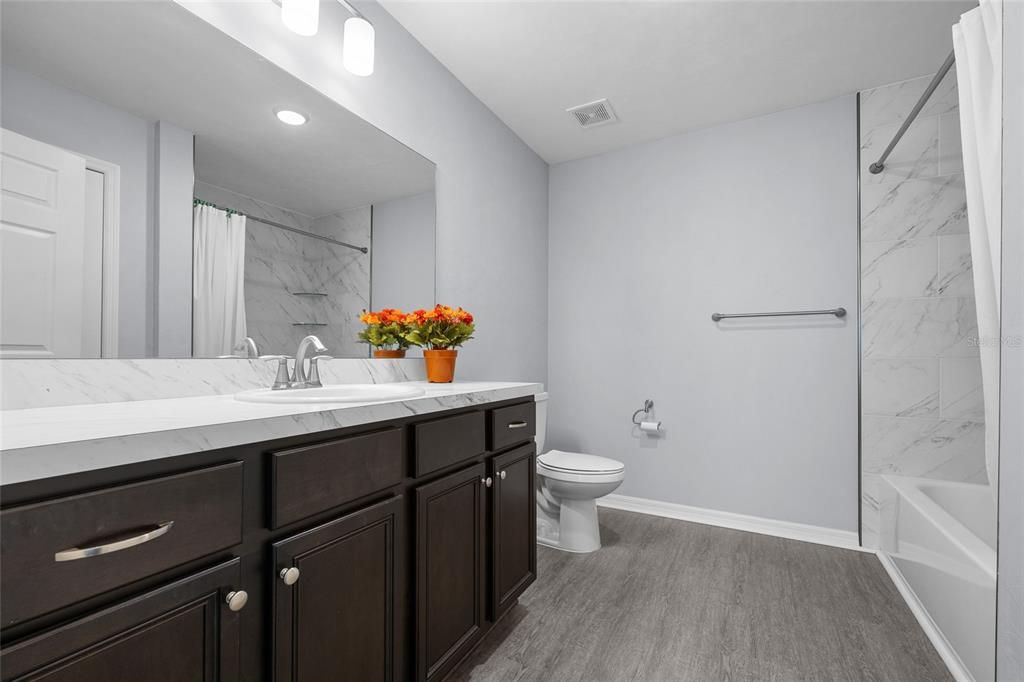 For Sale: $289,000 (3 beds, 2 baths, 1269 Square Feet)