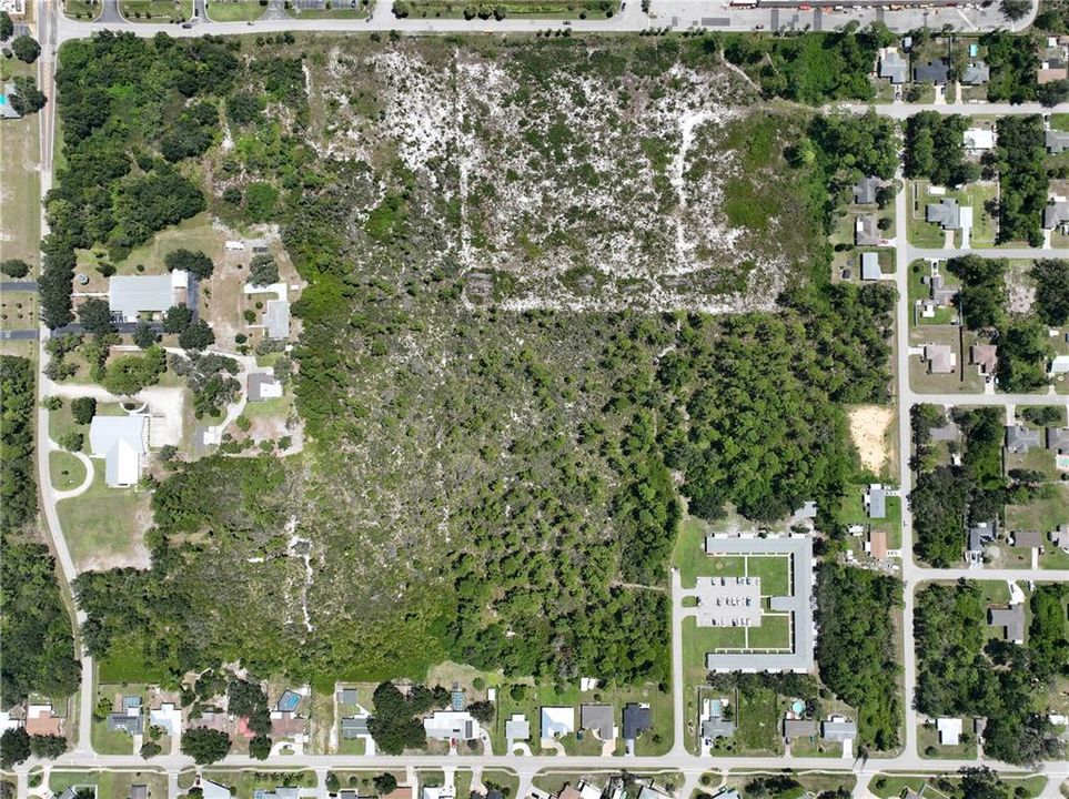 合同活跃: $2,200,000 (9.93 acres)