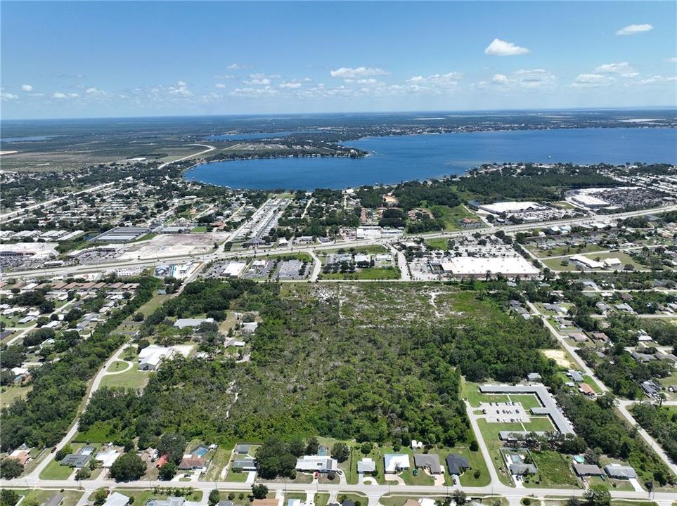 合同活跃: $2,200,000 (9.93 acres)